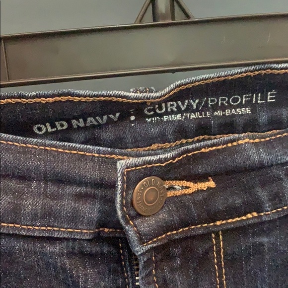 Old navy curvy - Picture 2 of 2